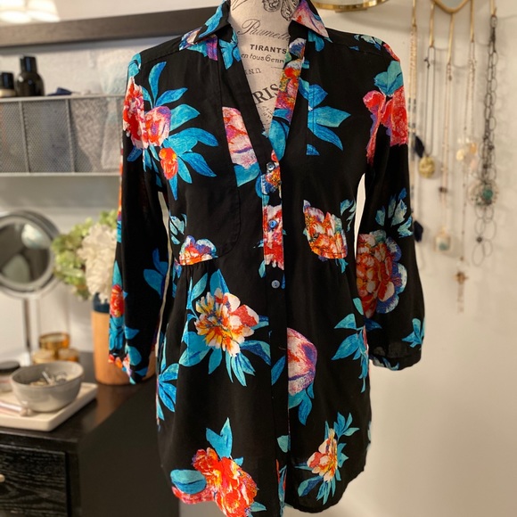 Anthropologie Tops - Anthropologie Maeve flowery top